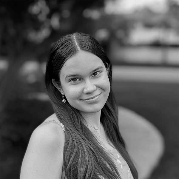 Diana, Technical Writer @ Hourless